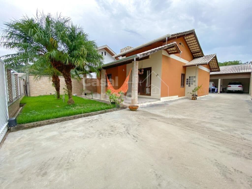 LINDA CASA DE ALVENARIA COM 3 DORMITÓRIOS SENDO 1 SUÍTE