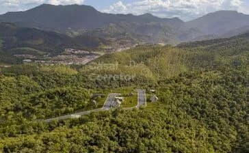 TERRENO PLANO DE 240M² – A OPORTUNIDADE QUE VOCÊ ESPERAVA