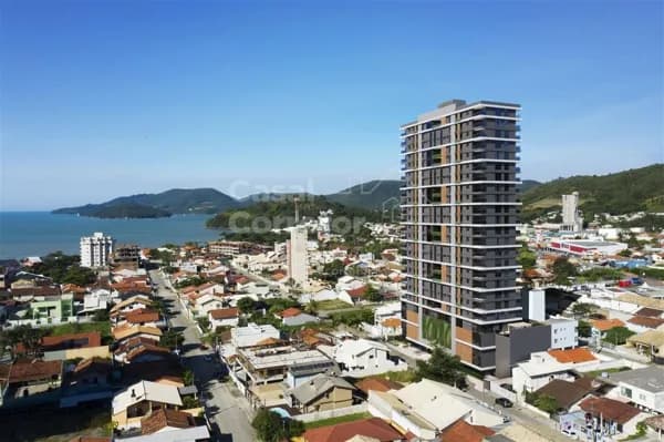 LINDO APARTAMENTO COM 3 SUÍTES PRÓXIMO DA PRAIA