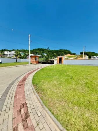 LINDO TERRENO EM LOTEAMENTO DE 391m²