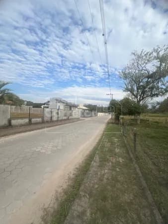 AMPLO TERRENO DE 1.259,53m²