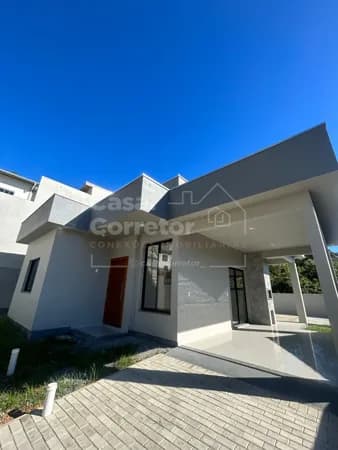 CASA SOLTA COM 3 DORMITÓRIOS SENDO 1 SUÍTE