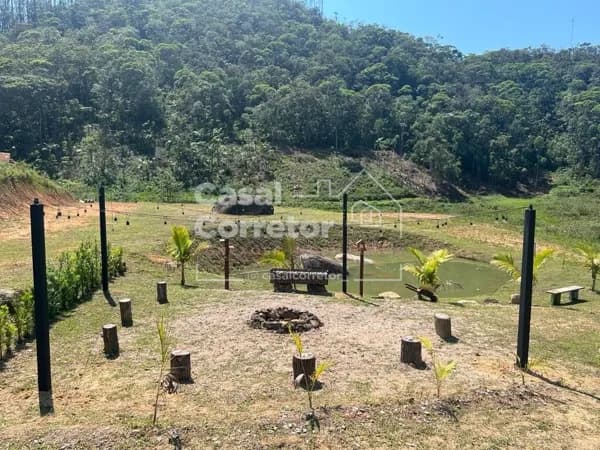 AMPLO SITIO PLANO DE 4.500m²
