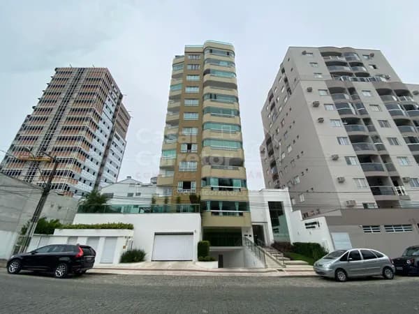 APARTAMENTO DE ALTO PADRÃO DE 175m² COM TRÊS SUÍTES