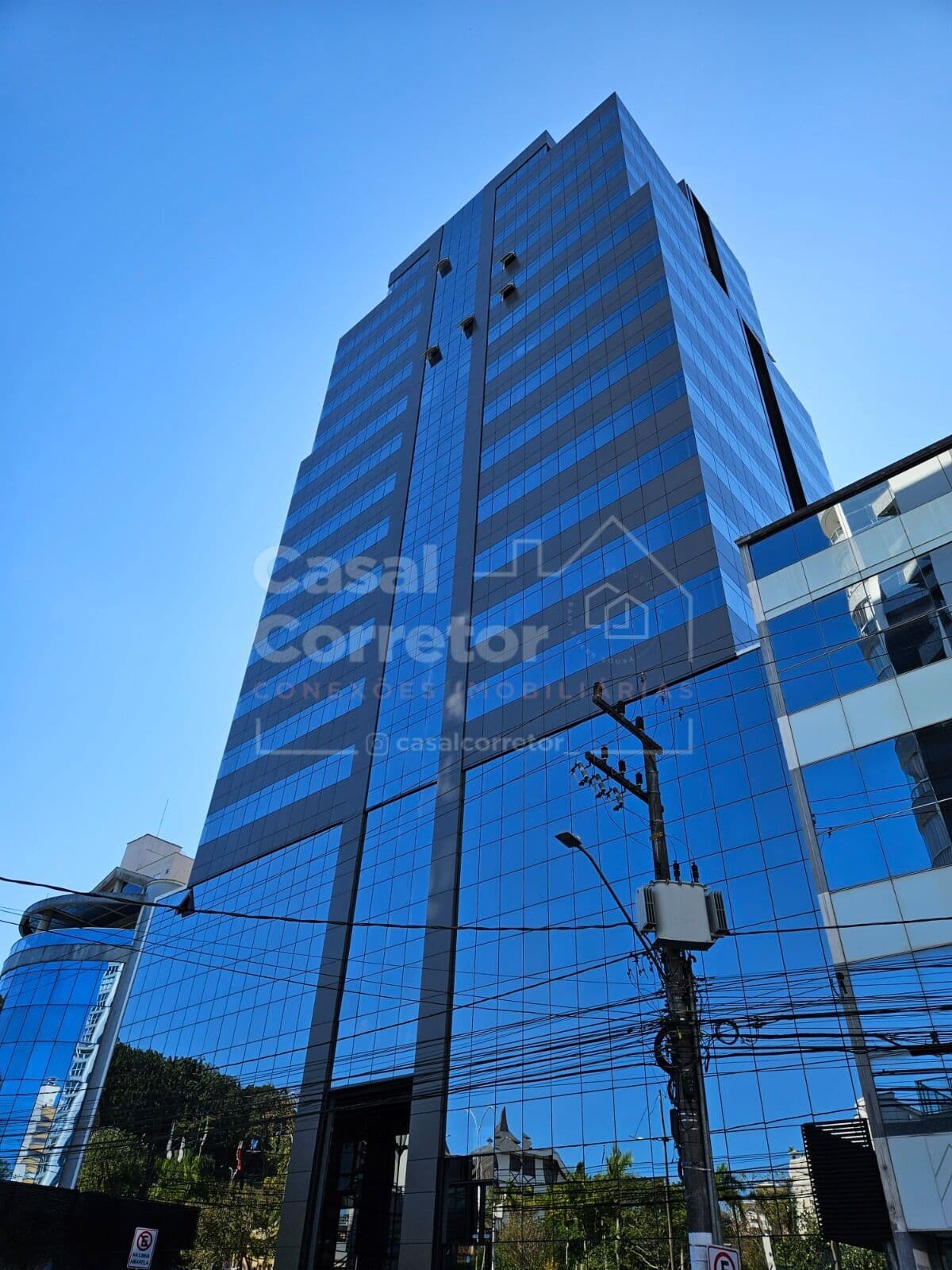 SALA COMERCIAL NO EDIFICIO MAJESTIC EXECUTIVE CENTER