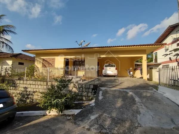 CASA DE ALVENARIA DE 143m² COM TRÊS DORMITÓRIOS SENDO UMA SUÍTE