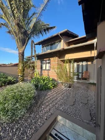 LINDA CASA DE ALTO PADRÃO DE 4 DORMITÓRIOS