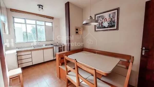 APARTAMENTO COM 2 QUARTOS SENDO 1 SUÍTE NO CENTRO