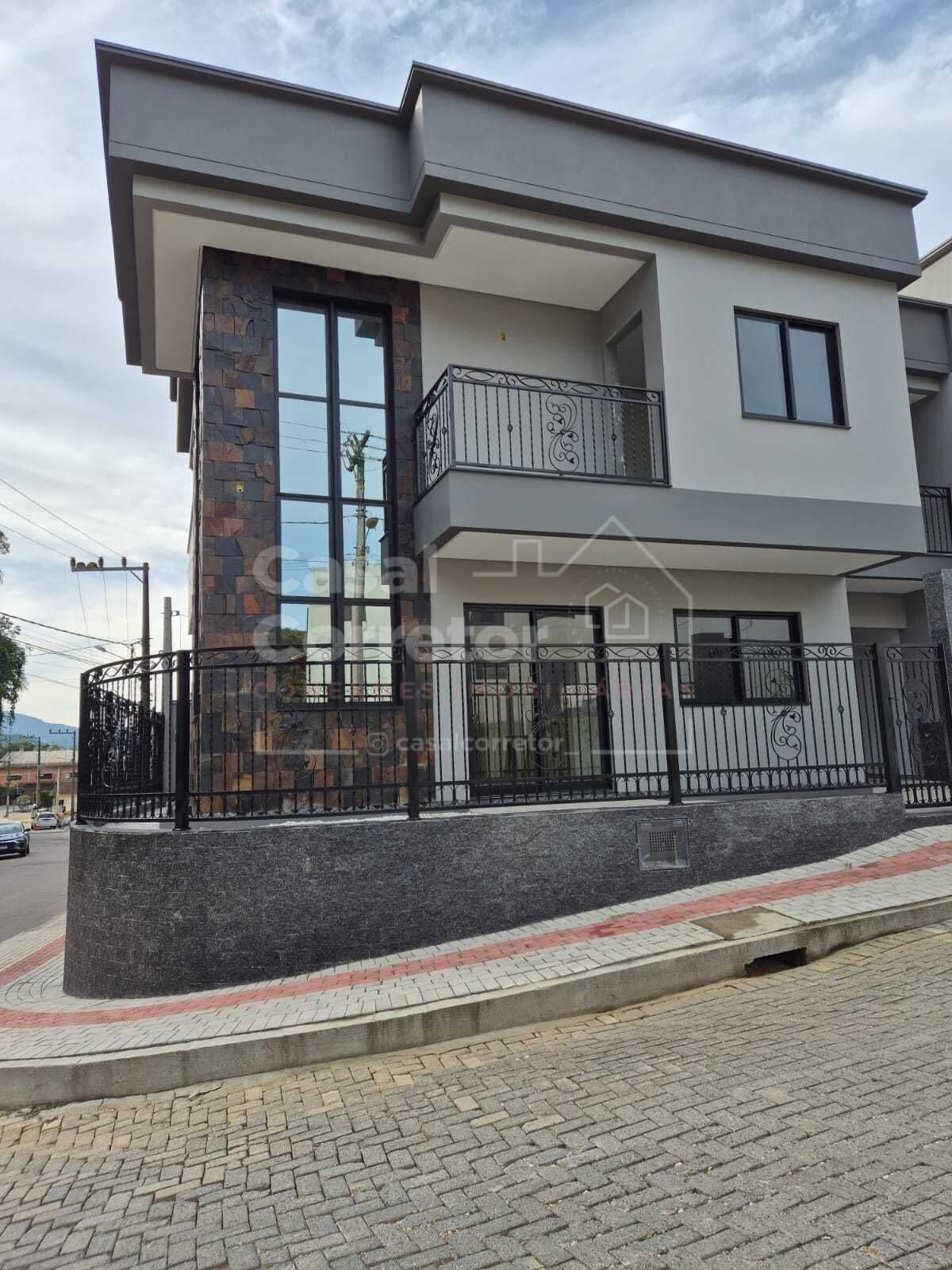 CASA DE ESQUINA COM 1 SUITE MAIS 2 QUARTOS 3KM DO CENTRO