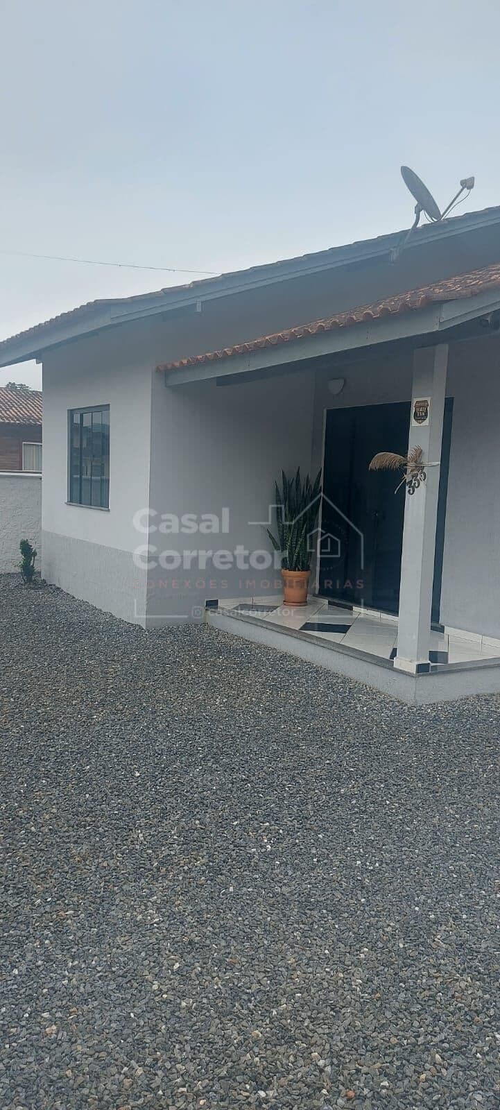 CASA SOLTA DE 3 DORMITÓRIOS