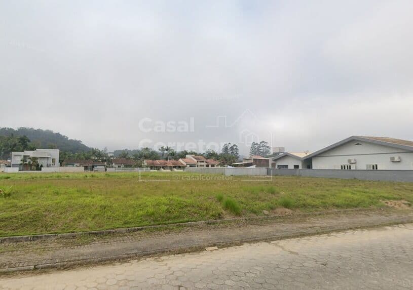 TERRENO 100% PLANO DE 375m²