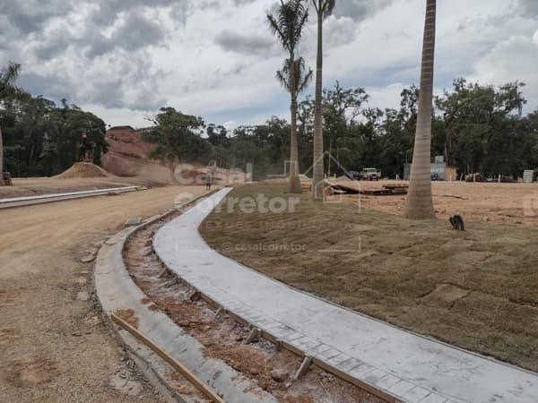INCRÍVEL TERRENO DE 432,72m² EM LOTEAMENTO