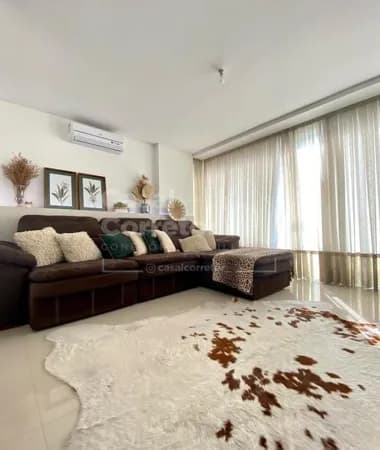APARTAMENTO COM 2 DORMITÓRIOS MUITO BEM LOCALIZADO