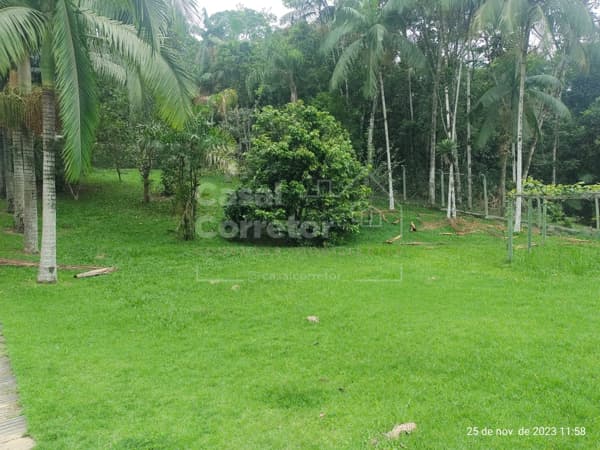 LINDO TERRENO DE 405,47m²
