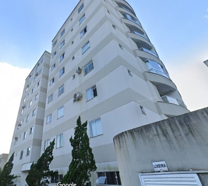 ACONCHEGANTE APARTAMENTO DE 2 DORMITÓRIOS SENDO 1 SUÍTE