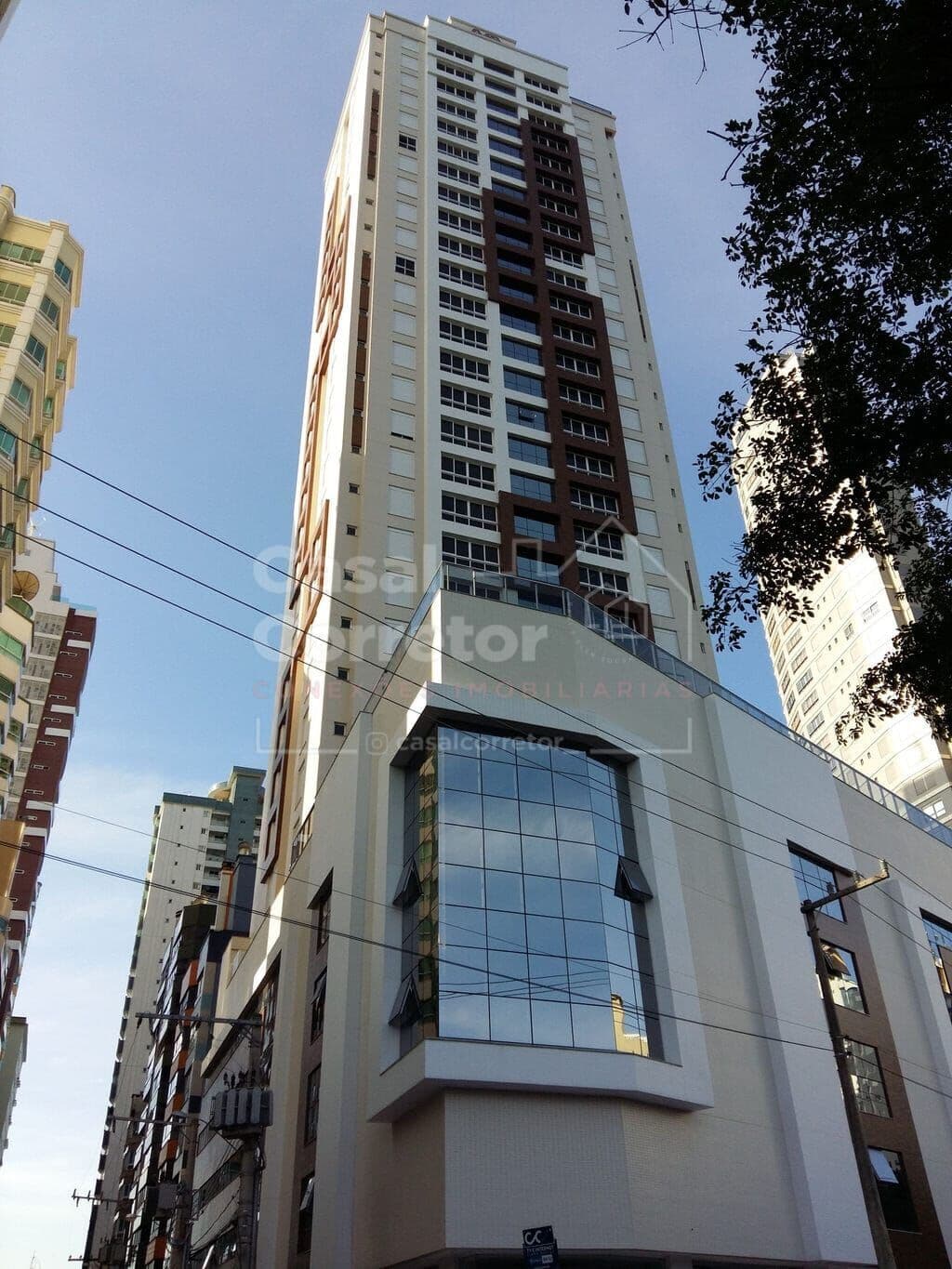 APARTAMENTO INCRÍVEL COM QUATRO SUÍTES