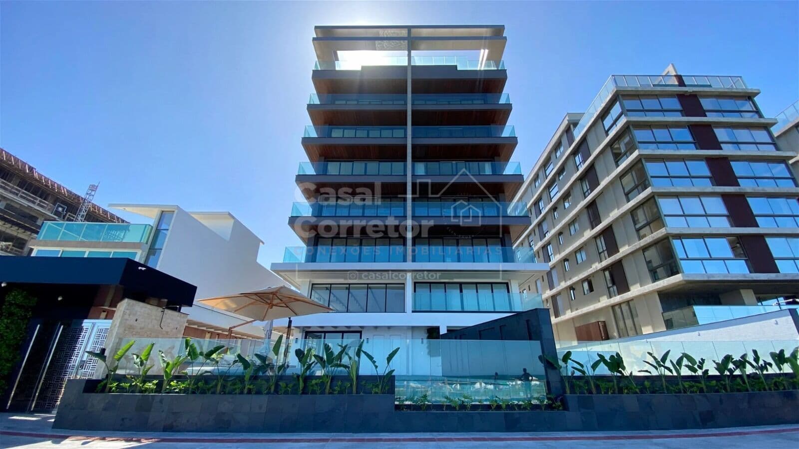 ESPETACULAR APARTAMENTO DE FRENTE PARA O MAR DE 4 SUÍTES