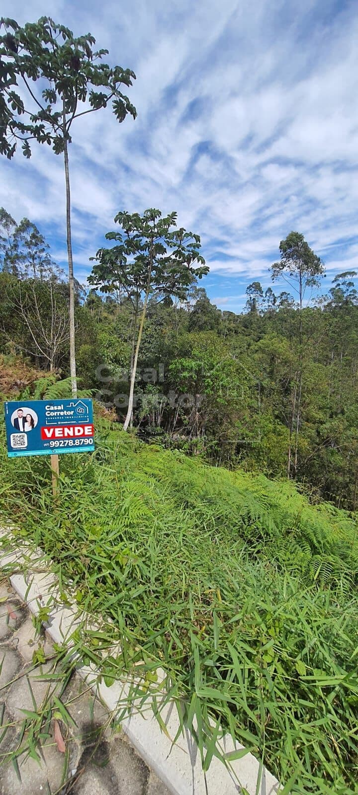 TERRENO AMPLO COM 399,20m² EM LOTEAMENTO