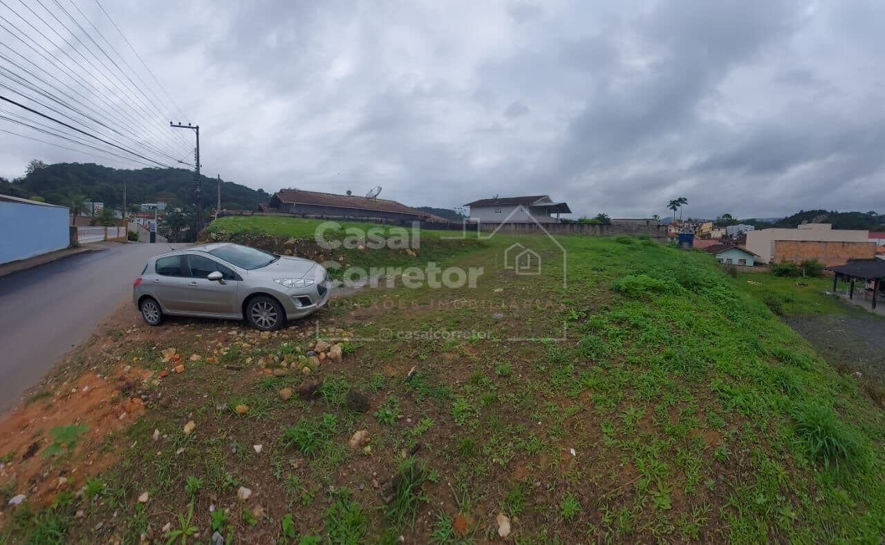 ESPAÇOSO TERRENO NO BAIRRO ÁGUAS CLARAS DE 860m²