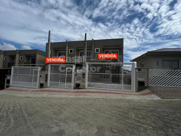 MARAVILHOSA CASA DE 2 SUÍTES