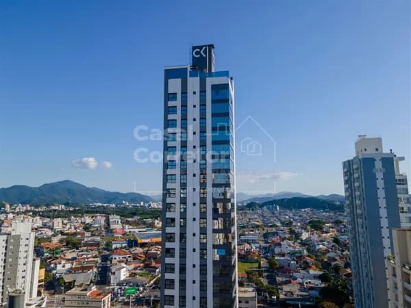 APARTAMENTO INCRÍVEL NO CENTRO DE BALNEÁRIO CAMBORIÚ COM 4 SUÍTES