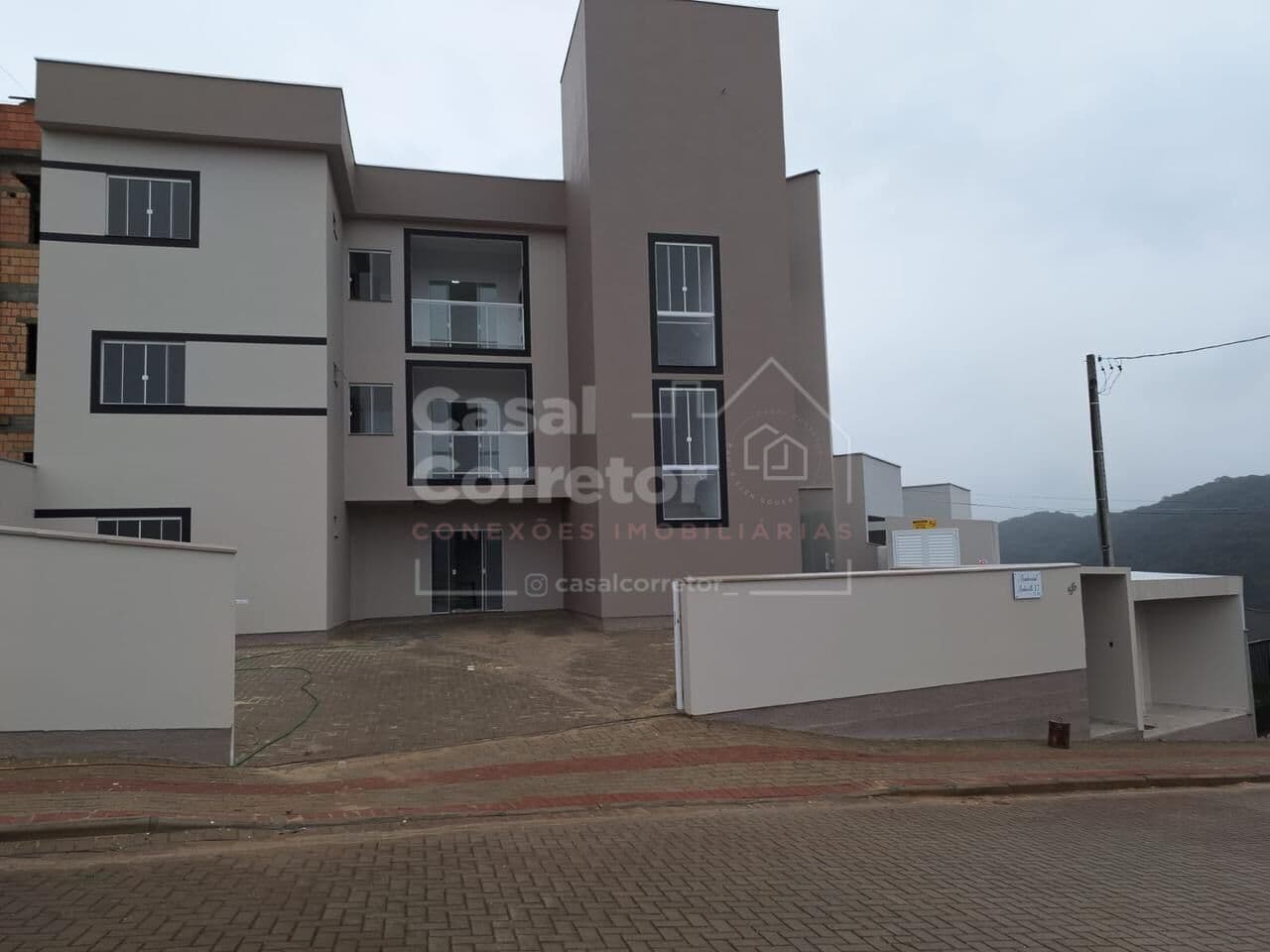 APARTAMENTO ACONCHEGANTE DE 3 DORMITÓRIOS SENDO 1 SUÍTE