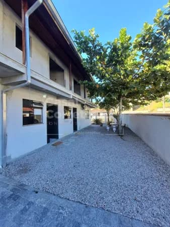LINDAS CASAS NO MESMO TERRENO