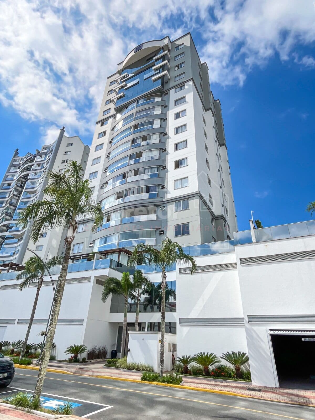 APARTAMENTO NOVO NO CENTRO DE BRUSQUE COM 123M² E LAZER COMPLETO