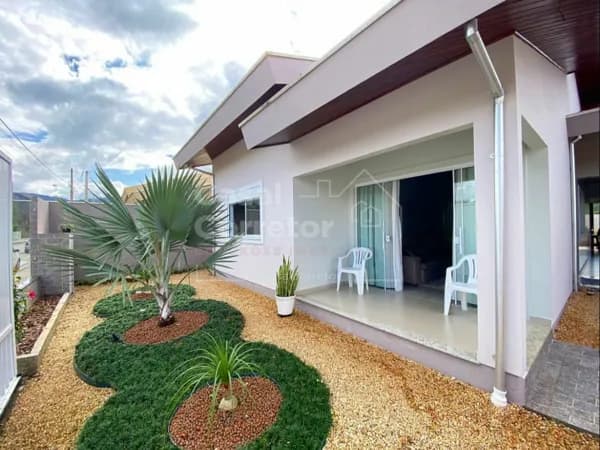 CASA DE 151m² COM TRÊS DORMITÓRIOS SENDO UMA SUÍTE NA GUABIRUBA