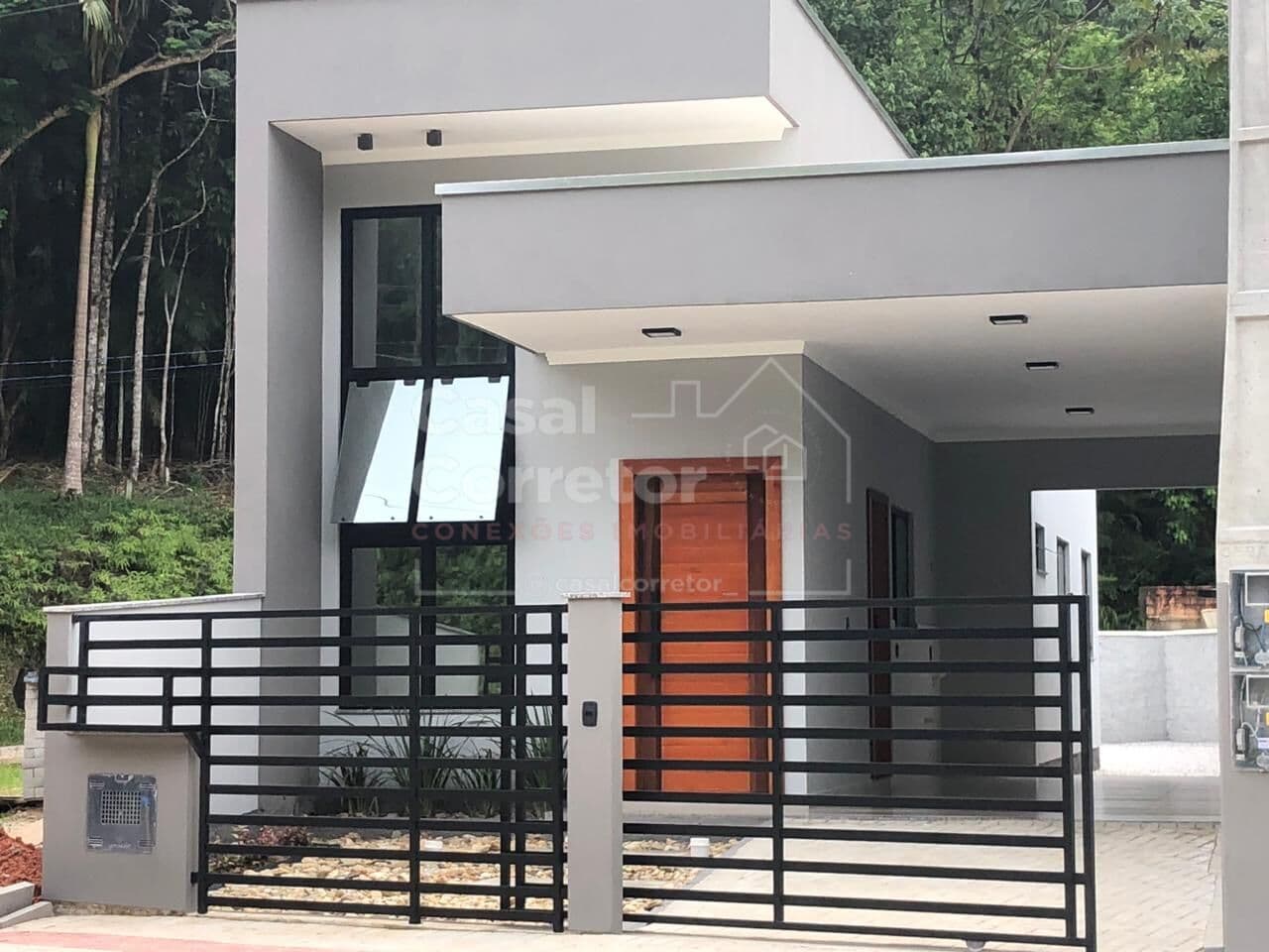 LINDA CASA BAIXA DE 2 DORMITÓRIOS