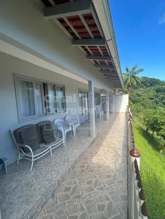 CASA SEMI MOBILIADA COM 3 DORMITÓRIOS SENDO 1 SUÍTE