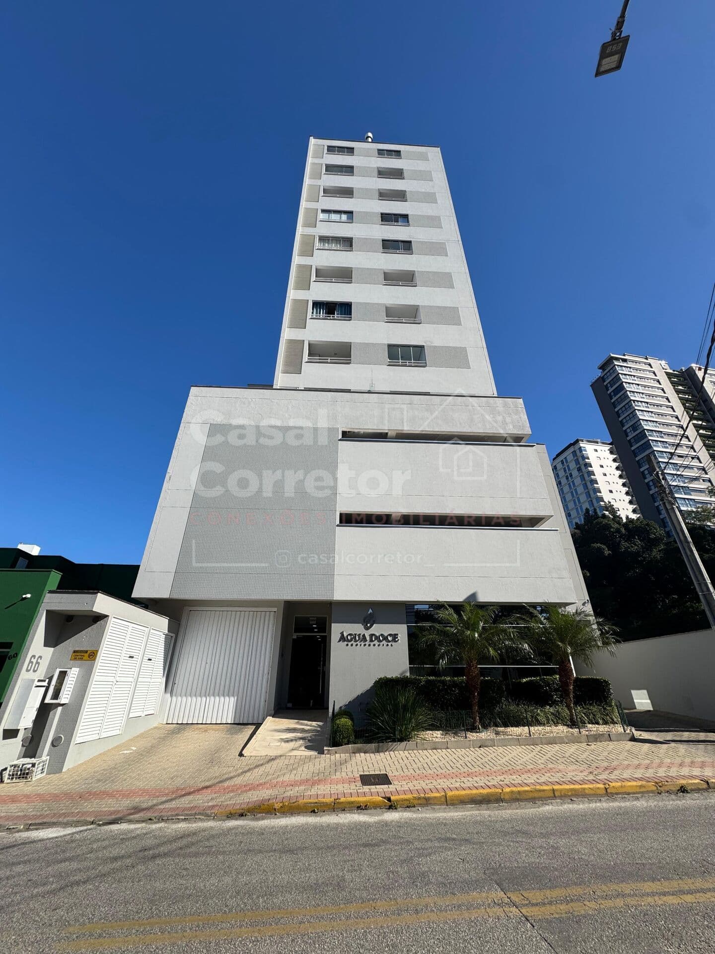 COBERTURA COM 3 DORMITÓRIOS SENDO 2 SUÍTES