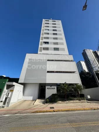 COBERTURA COM 3 DORMITÓRIOS SENDO 2 SUÍTES