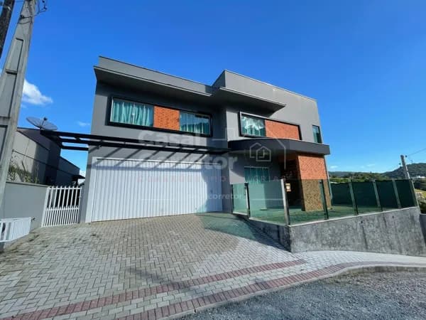 INCRÍVEL E ELEGANTE CASA DE 4 DORMITÓRIOS SENDO 2 SUÍTES
