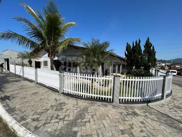INCRÍVEL CASA TOTALMENTE MOBILIADA COM 3 DORMITÓRIOS