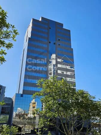 SALA COMERCIAL NO EDIFICIO MAJESTIC EXECUTIVE CENTER