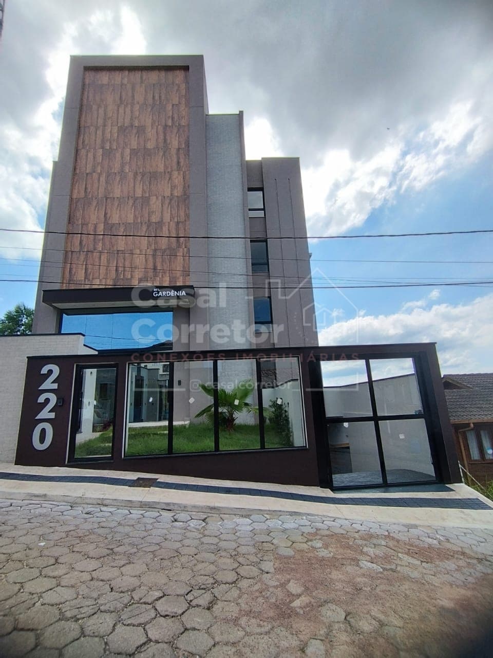 LINDISSIMO APARTAMENTO COM 2 SUÍTES