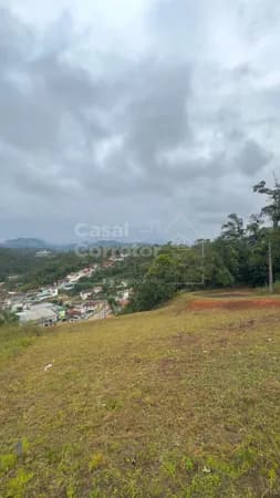 AMPLO E BEM LOCALIZADO TERRENO DE 429m²