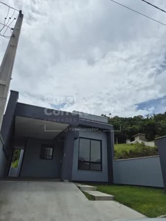 CASA EM CONDOMÍNIO 3 DORMITÓRIOS SENDO 1 SUÍTE COM CLOSET