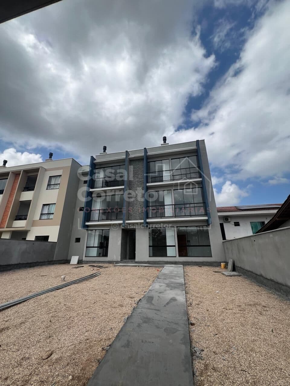 Apartamento Padrão no Residencial Villaggio II Limoeiro.