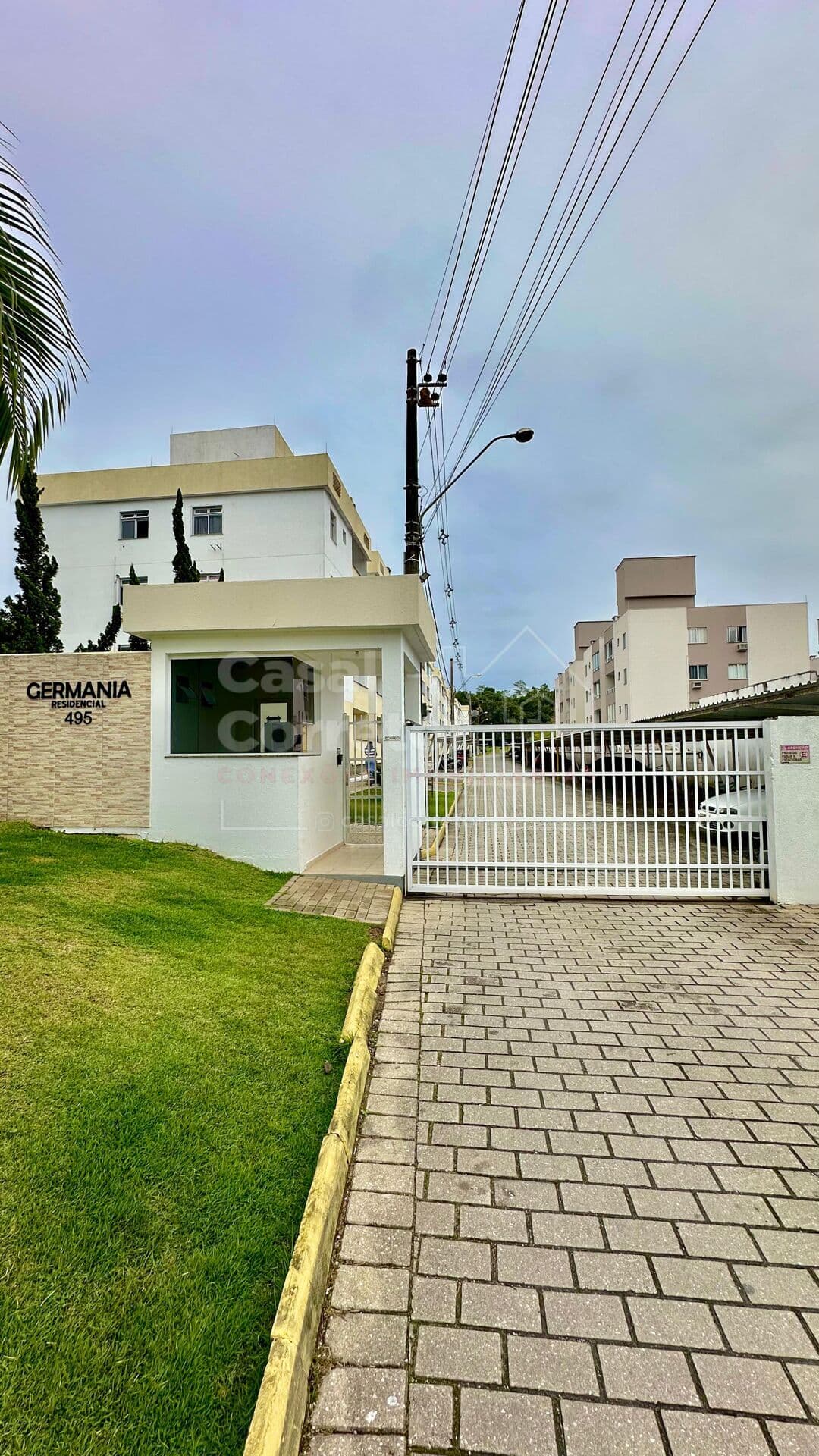APARTAMENTO SEMI-MOBILIADO COM 2 DORMITÓRIOS