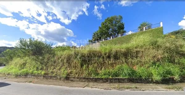 TERRENO DE 1100M² COM ÓTIMA LOCALIZAÇÃO E INFRAESTRUTURA