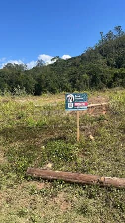 TERRENO DE 325m² PLANO E EM LOTEAMENTO