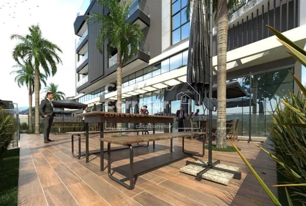 APARTAMENTO DE 2 SUÍTES NA QUADRA DA PRAIA