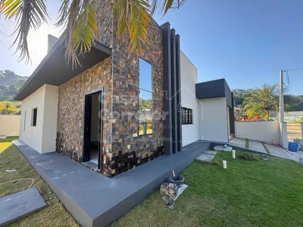 ESPETACULAR CASA COM 3 DORMITÓRIOS SENDO 1 SUÍTE