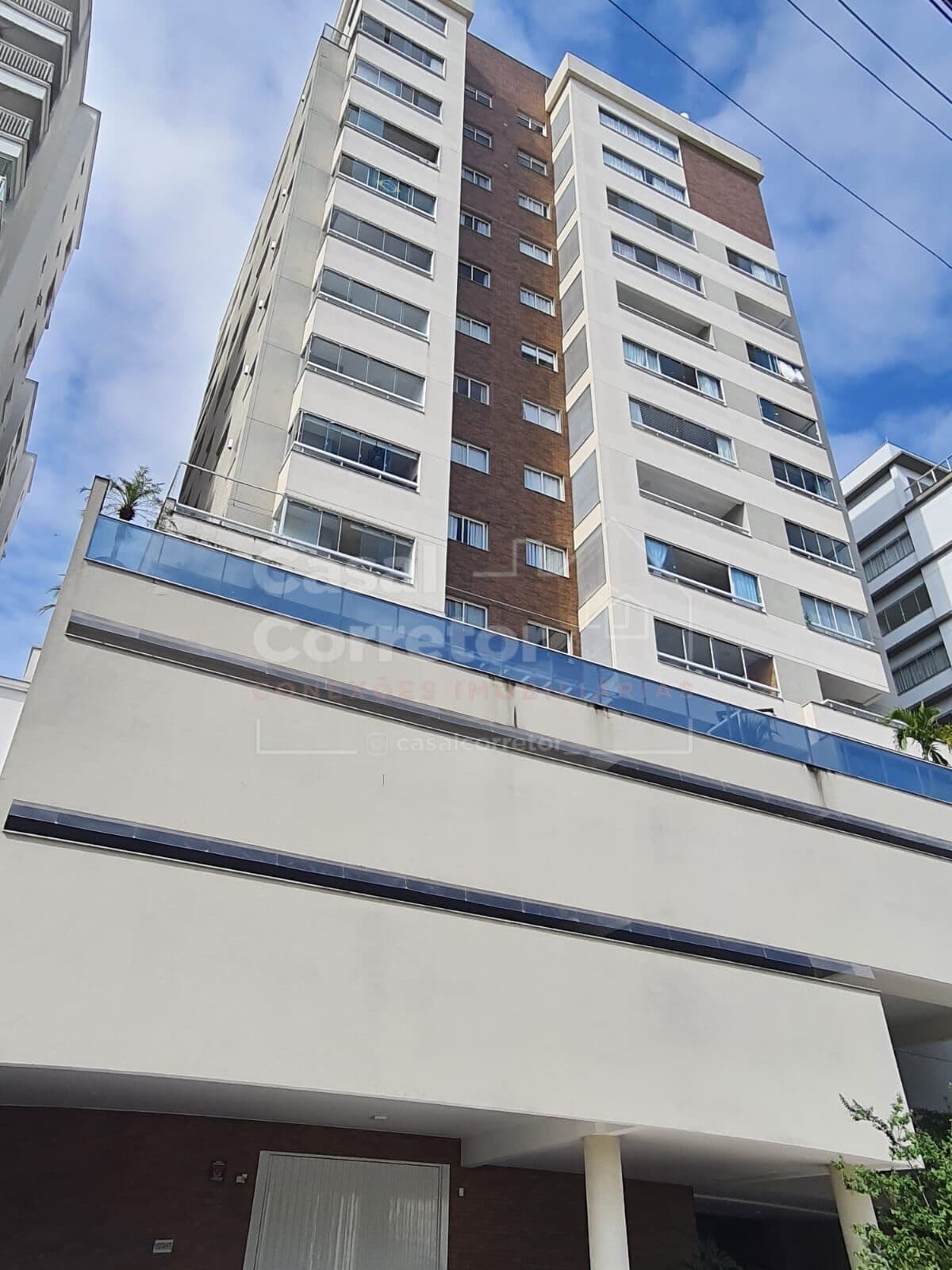 APARTAMENTO DE ALTO PADRÃO MOBILIADO DE 105m² COM 2 DORMITÓRIOS SENDO 1 SUÍTE