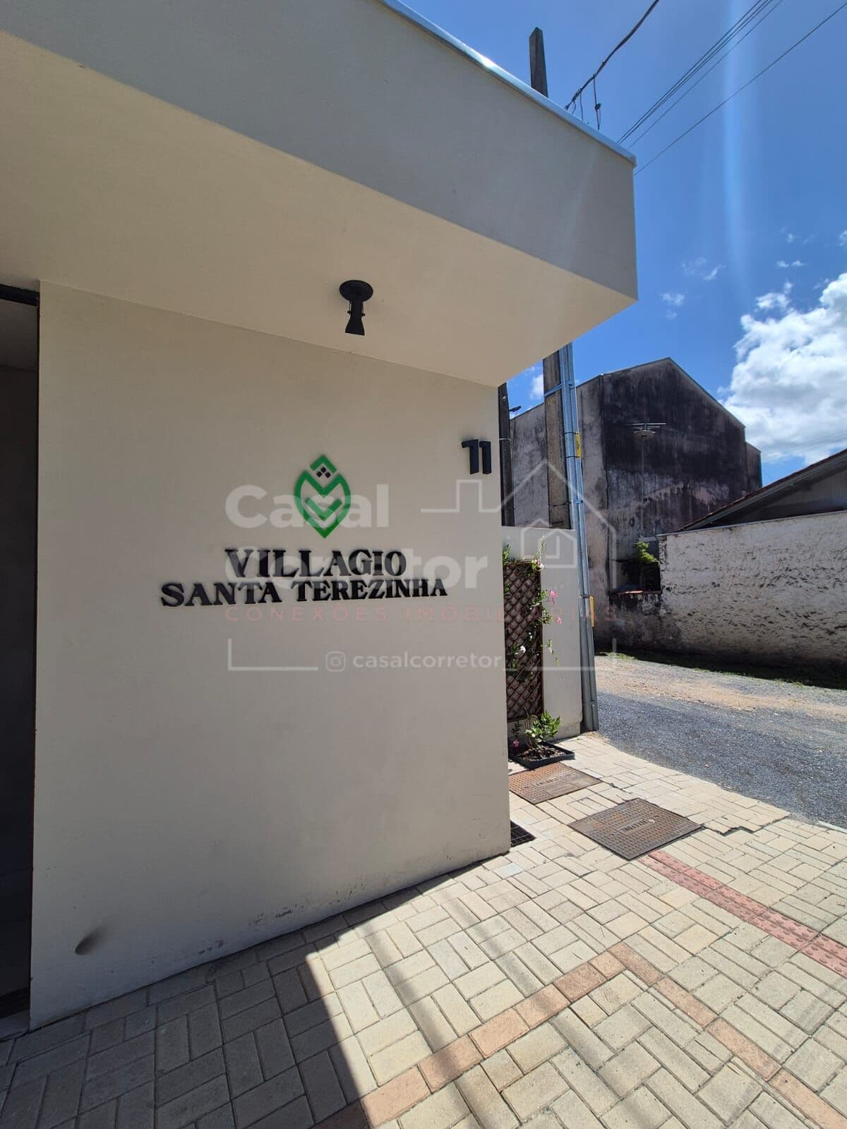 CASA DE 3 DORMITÓRIOS SENDO 1 SUÍTE EM CONDOMÍNIO FECHADO