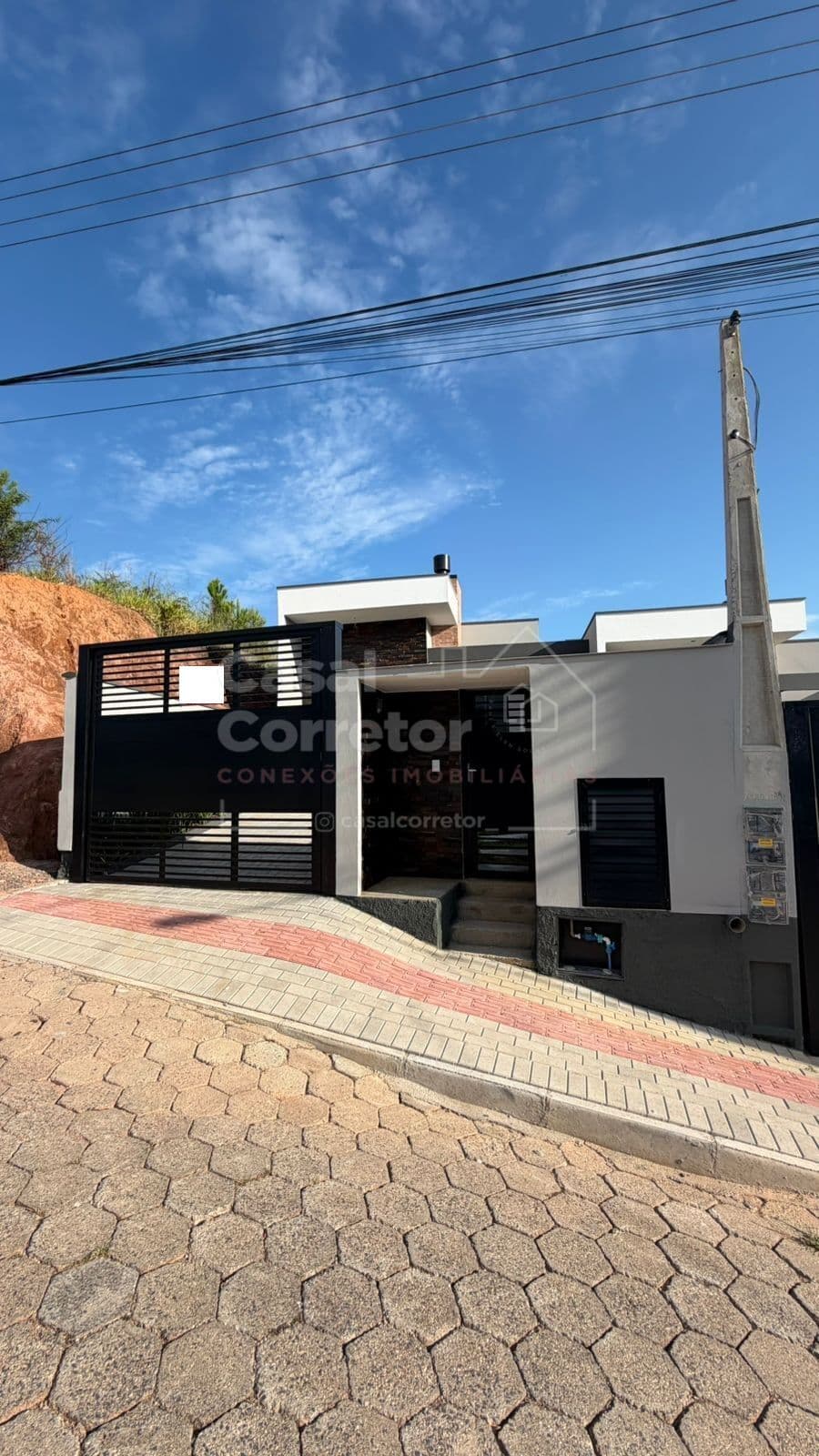 LINDA CASA DE 3 DORMITÓRIOS