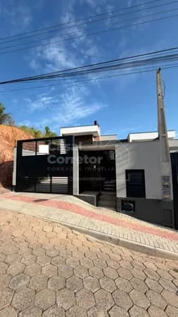 LINDA CASA DE 3 DORMITÓRIOS