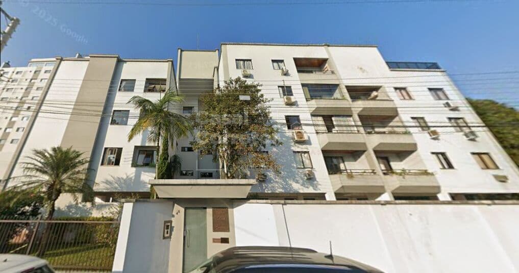 APARTAMENTO DE 117m² COM TRÊS DORMITÓRIOS SENDO UMA SUÍTE
